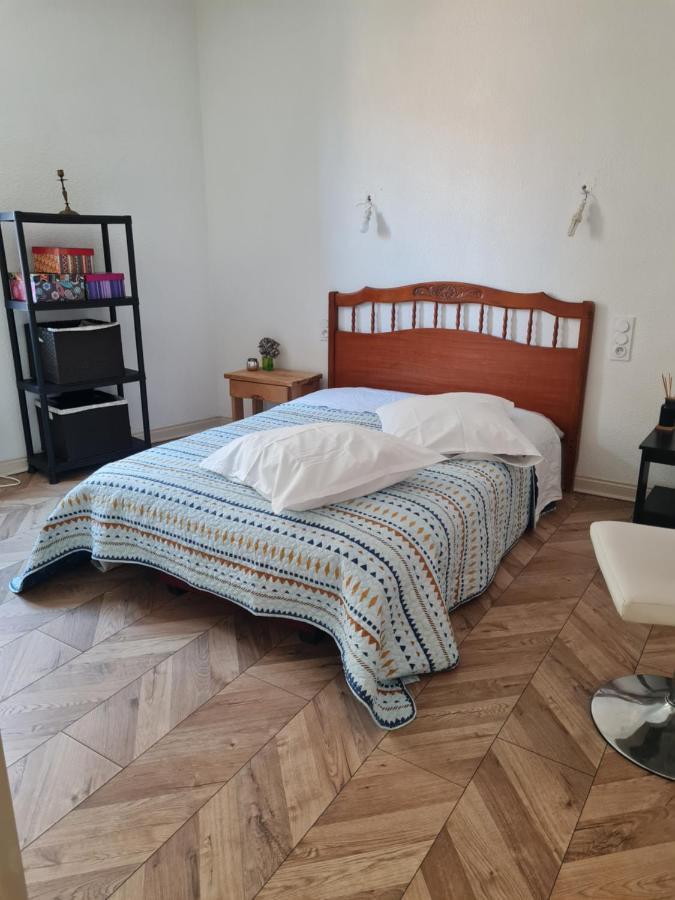 Chambre Grand Appartement Perpignano Esterno foto